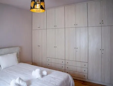 Chara's Luxury Apartment Kalambaka
