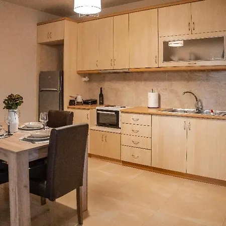 Chara's Luxury Apartment