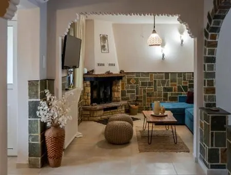 Chara's Luxury Apartment Kalambaka