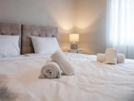 Lägenhet Chara's Luxury *