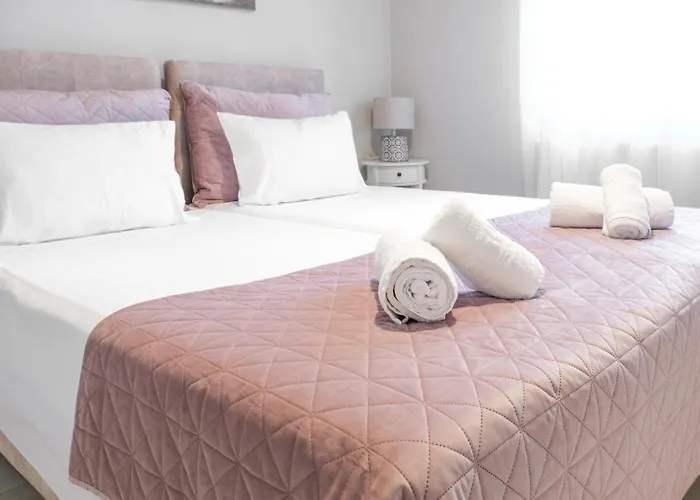 Апартаменты Chara's Luxury Калампака